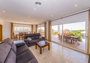 Villa ∙ 3 bedrooms ∙ 6 guests
