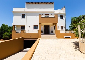 Villa 4 Seasons, tangible luxury on your vacation!