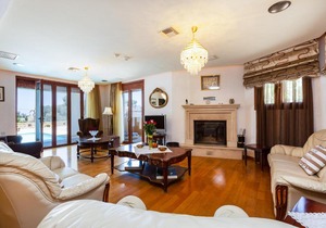 Villa 4 Seasons, sensing authenticity and luxury!