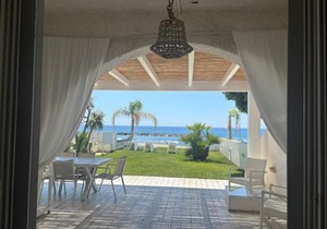 Villa a Diamante Sulla Spiaggia