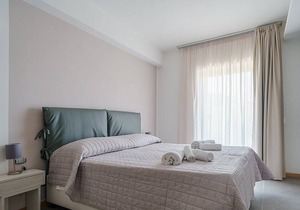 Villa Alfea C: A welcoming apartment situated in a secluded location surrounded by meadows and by green hills, with Free WI-FI.