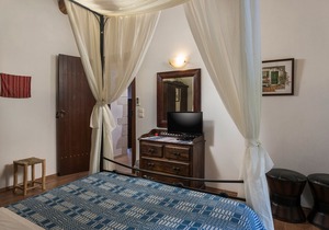 Villa Aloni-Traditional stone Villa with nice view,pool and garden