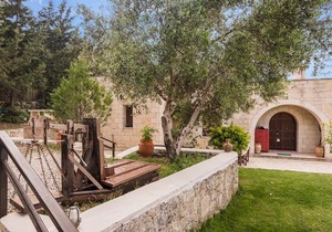 Villa Aloni-Traditional Stone Villa With Nice View pool And Garden