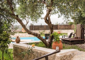 Villa Aloni-Traditional Stone Villa With Nice View pool And Garden