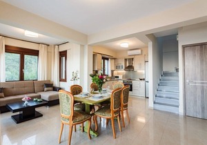 Villa Armonia - Beachfront Majestic Retreat