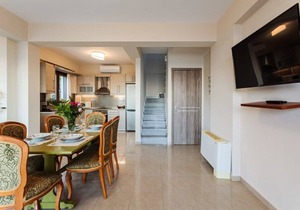 Villa Armonia - Beachfront Majestic Retreat