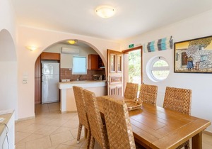 Villa Astro - Four Bedroom Villa, Sleeps 8