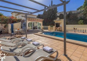 Villa Baladrar Way by Abahana Villas