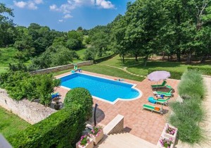 Villa Catarina with Beautiful and Spacious Garden and Pool