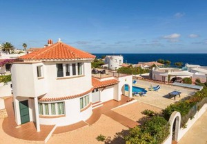 Villa Claudia by Villa Plus