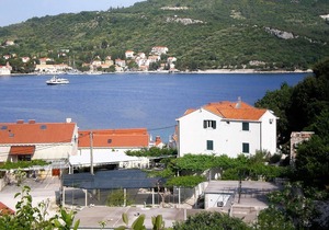 Villa Doris - STUDIO apartment for 2+1 adults, private terrace, ground floor