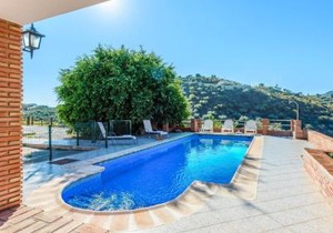 Villa El Terral Riogordo by Ruralidays