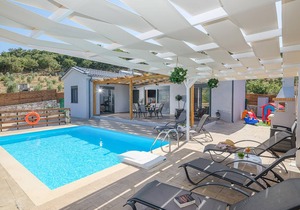 Villa Eleonas with private swimming pool