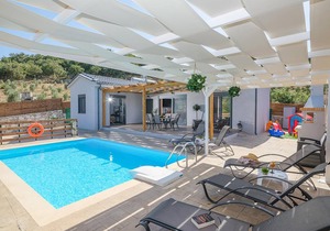 Villa Eleonas with private swimming pool