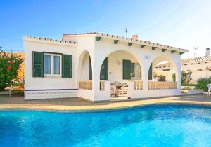 Villa Emilio: Large Private Pool, Walk to Beach, WiFi, Car Not Required