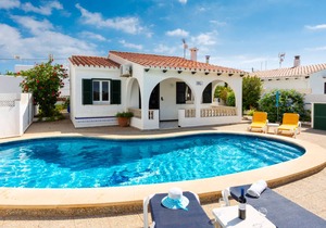 Villa Emilio: Large Private Pool, Walk to Beach, WiFi, Car Not Required