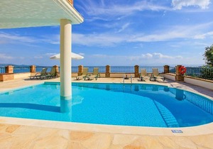 Villa Emilios: Large Private Pool, Sea Views, A/C, WiFi