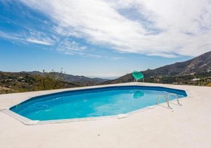 Villa Felicidad Sayalonga by Ruralidays