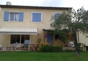 Villa for 8-private pool-4 air-conditioned bedrooms-2 bathrooms- GOLF 3mn away