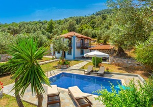 Villa Glysteri: Large Private Pool, Walk to Beach, A/C
