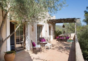 Villa Hermosa at Masia Nur
