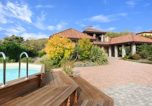 Villa Il Grotto - Three Bedroom Villa, Sleeps 8