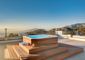 Villa in Colli Di Fontanelle with 5 bedrooms sleeps 10