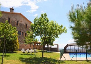 Villa in Casserres Sleeps 15 includes Swimming pool