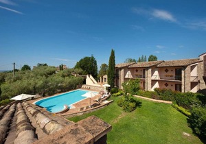 Villa in Collazone with Sauna & Pool