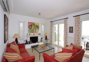 Villa in Finikounta near Sandy Beach