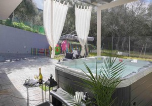 Villa in Messonghi with Pool and Sea Nearby
