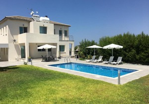VILLA IN PARADISE