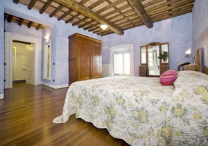 Villa in San Gennaro with 6 bedrooms sleeps 11