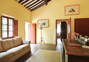 Villa in Segromigno In Monte with 6 bedrooms sleeps 12