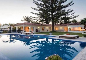 Villa Issabella by Rafleys