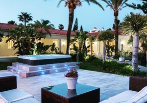 Villa Issabella by Rafleys
