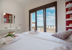 Villa Kedria 3 bedroom villa with a private heated pool