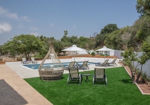 Villa Konnos View, Stunning 6BDR Villa with Private Pool, Close to Konnos Beach
