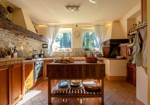 Villa La Felce, a typical Tuscan farmhouse surrounded by nature