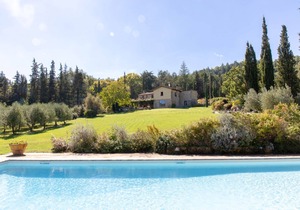 Villa La Felce, a typical Tuscan farmhouse surrounded by nature