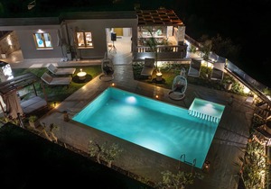 Villa Lady Dafni with private heated pool