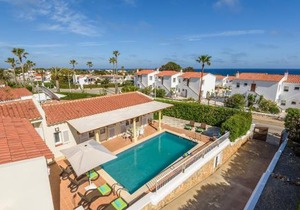 Villa Las Rosas by Villa Plus