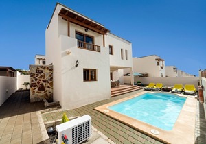 Villa Las Salinas: Large Heated Private Pool, Walk to Beach, A/C, WiFi