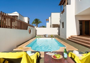 Villa Las Salinas: Large Heated Private Pool, Walk to Beach, A/C, WiFi