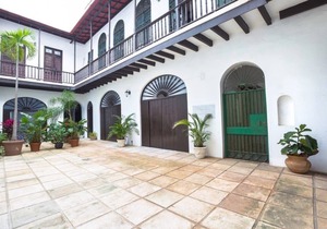 Villa Laurel | Old San Juan | Chic 2 Bedroom Apartment in Colonial City | Fantas