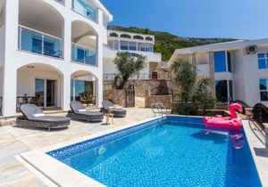 Villa Leona with Private Pool in Sutomore