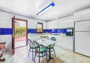 Villa Llenaire - Four Bedroom Villa, Sleeps 8