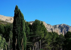 "Villa Los Lagos" with Mountain View, Private Pool, Terrace, Garden, A/C & Wi-Fi