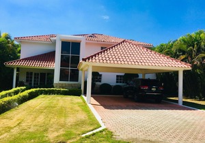 Villa M-3 Metro Country Club RD