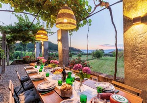Villa Magnolie, a 5 bedrooms Traditional Villa in Lucca with Private Garden in the Hamlet of Vorno